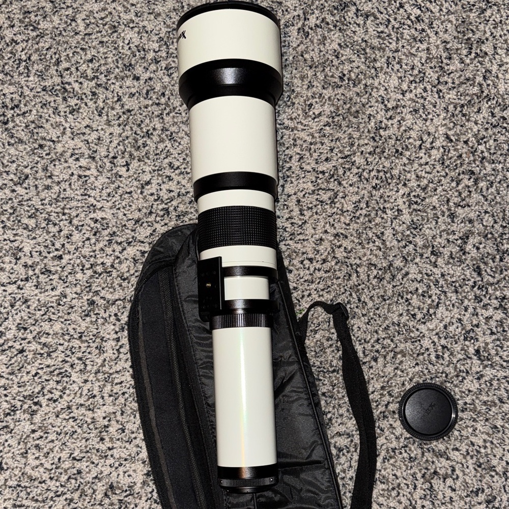 White and Black Telephoto Camera Lens - Picture 3 of 7